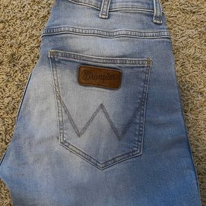 Wrangler Light wash straight leg jeans